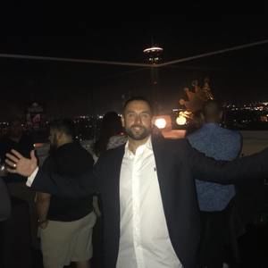 Meet your Posher, Bee jay